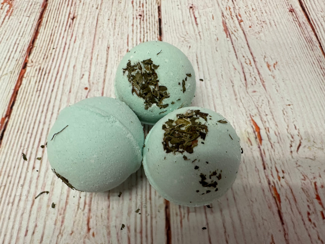 Aromatherapy Bath Bombs with Botanical Singles